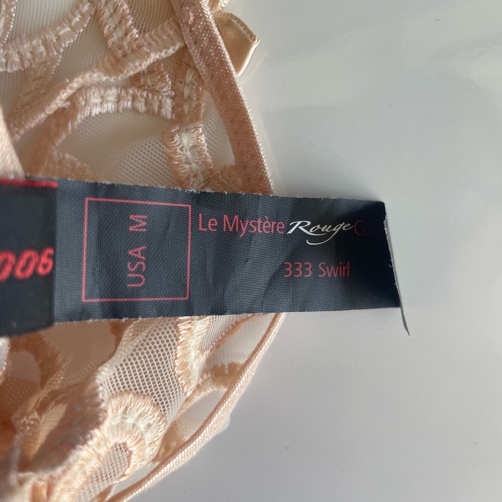 Adore Me Eyelash Bi-Color Lace Push Up Bra - Picture 12 of 15